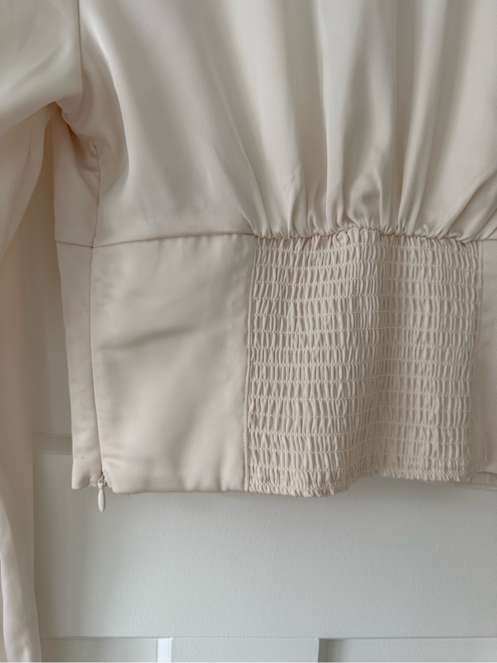 NWT Dynamite Off White Satin Top - Picture 4 of 5